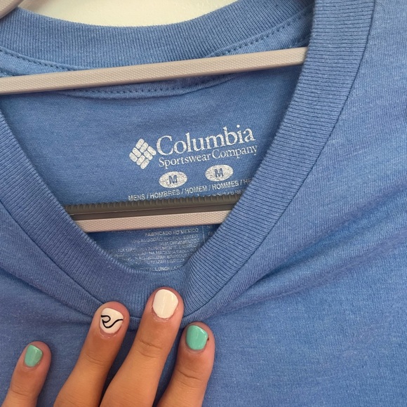 blue columbia tee shirt; in outstanding condition - Picture 3 of 3